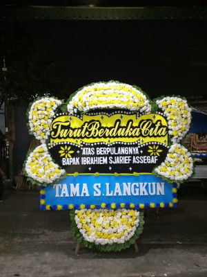 Papan Bunga Duka di Saing