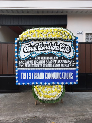 Papan Bunga Duka di Saing
